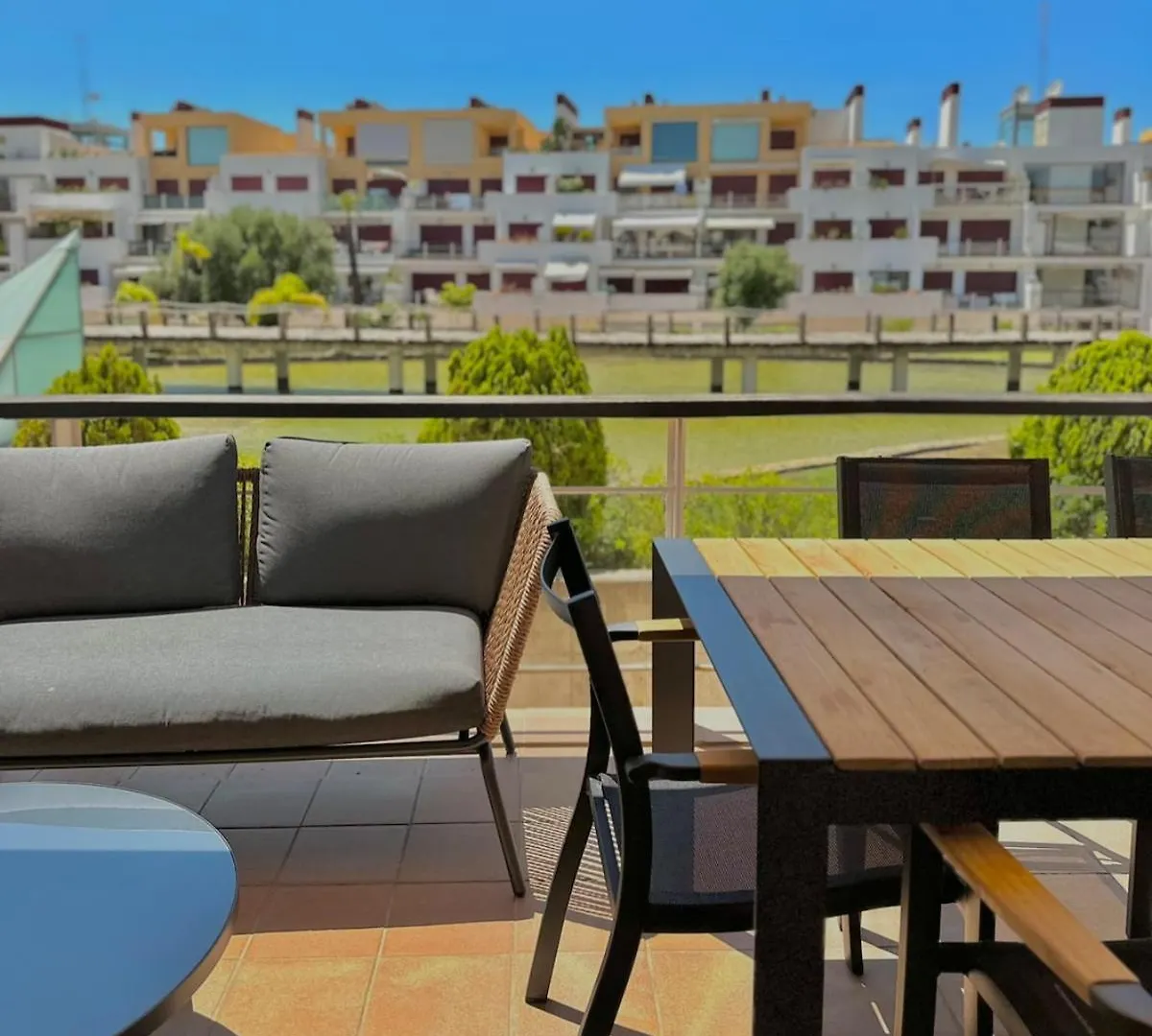 Modern Apartment In A Magnificent Mountain Resort Estepona